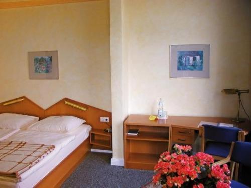 See Schlosshotel Am Kellersee Eutin Bagian luar foto